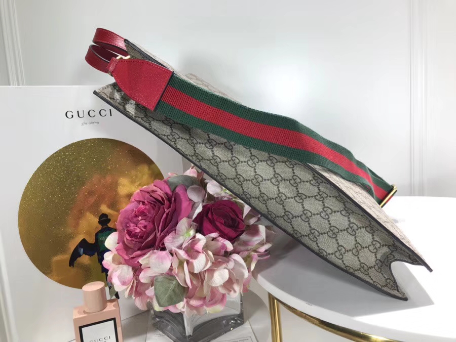 Gucci 特别推出以萌犬为主角的中国新年特别购物袋 450950 粉色 年限定骚粉骚粉寻找青春的气息领 22×29×14cm