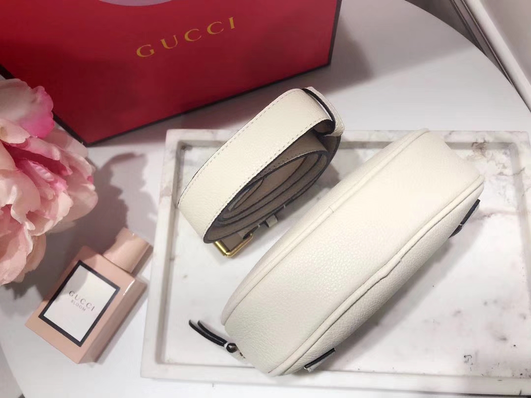 Gucci新款涂鸦腰包 476434 白色 皮质软 逆袭整个时尚圈 搭配个性风格 Plus手机绰绰有余 18×11×5cm