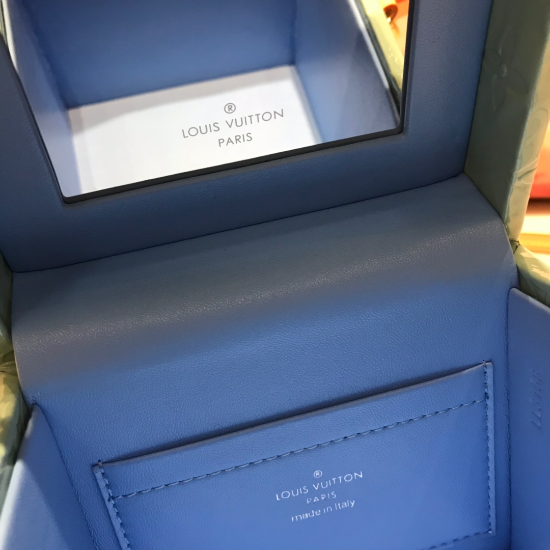 LV包包批发 新版漆皮方盒子44165 时尚高贵