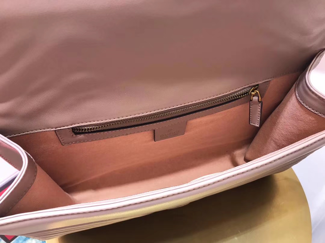 GUCCI（古驰）最新款包波浪纹链条包 498079 皮粉色 精选小牛皮 定制正品黄铜大五金 30×20×4cm