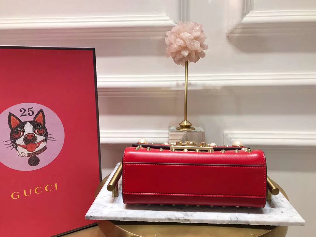 GUCCI（古驰）Padlock 432182 红色 刺绣系列展现温婉动人 甜蜜特别的创意 20×15.5×5cm