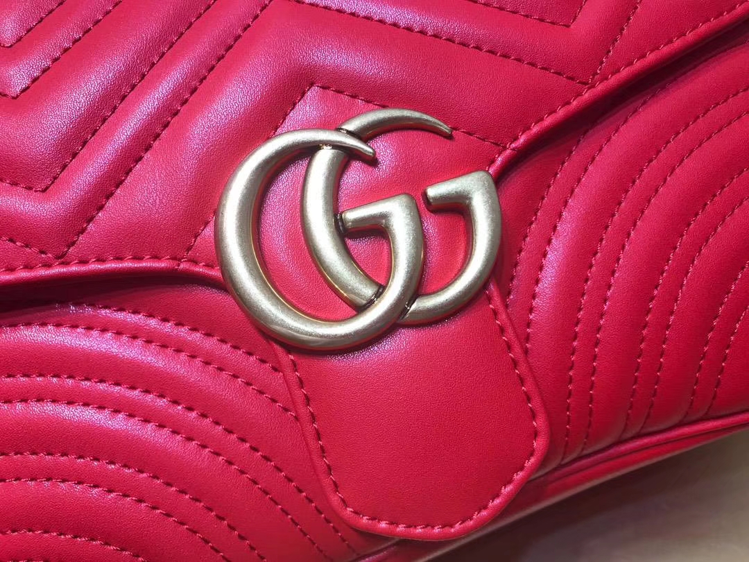 GUCCI（古驰）Marmont绗缝波浪纹肩背包 498100 红色 双G logo 文艺浪漫 手提式新系列 25×19×8cm