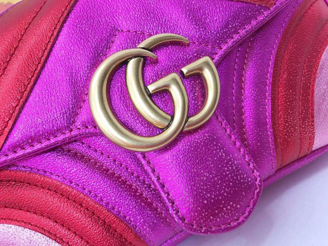 GUCCI（古驰）特别限量款 Marmont 手袋 446744 玫红色 少女感满满 闪闪金属质感 假日气息 22×13×6cm